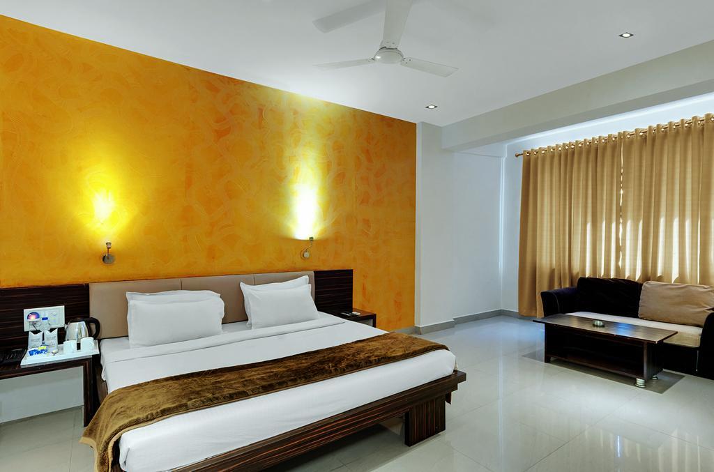 Ratlām Hotel Balaji Central חדר תמונה